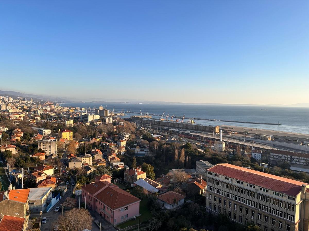 Apartment Sky Рийека Екстериор снимка